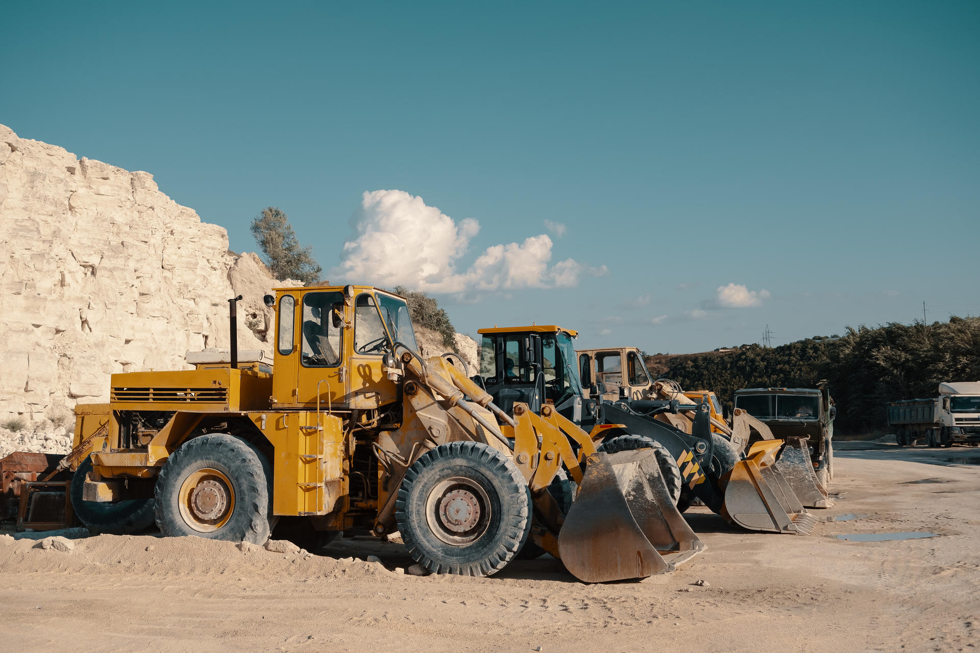 CNC machines for earthmoving equipment components