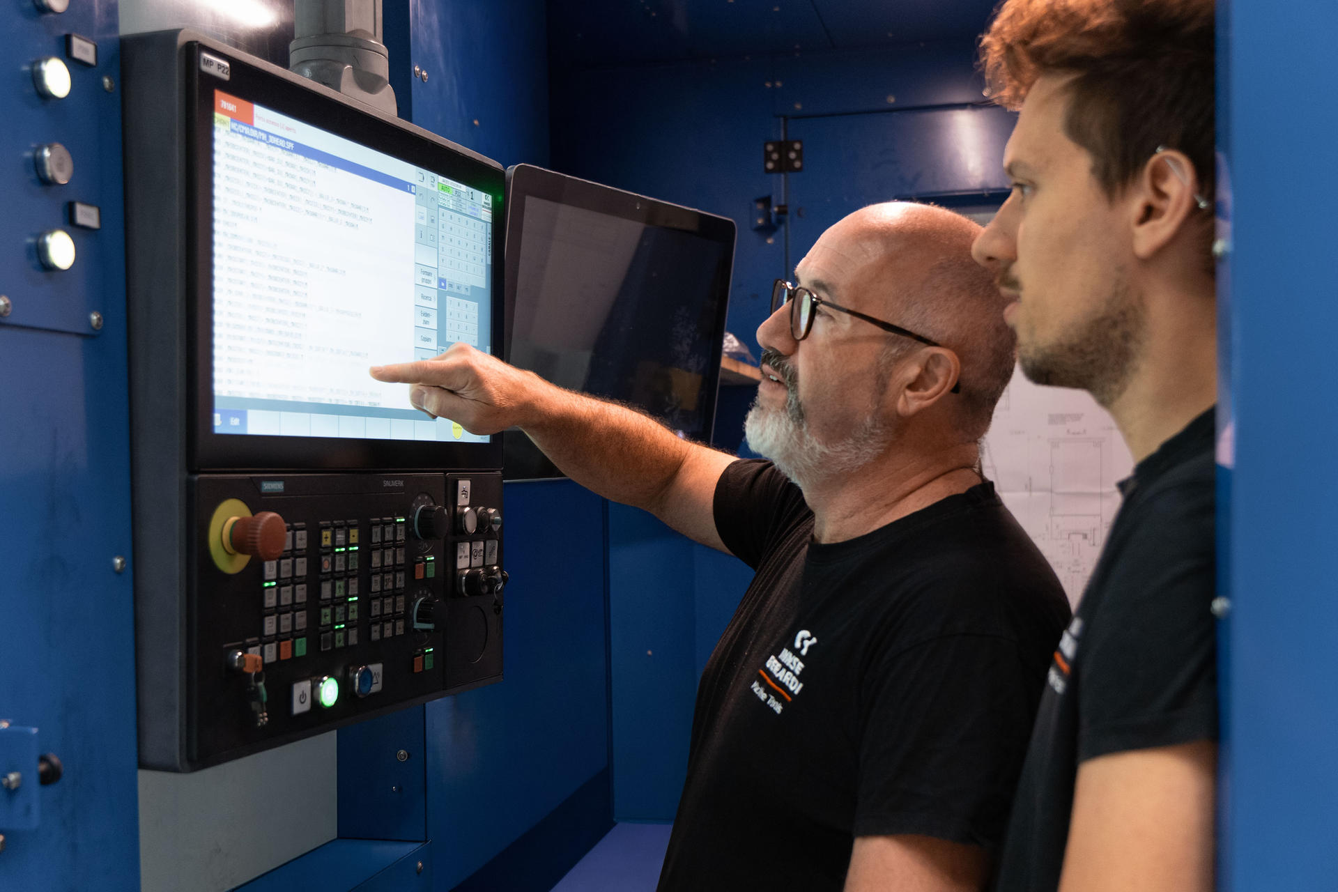 Technical training on CNC machine tools