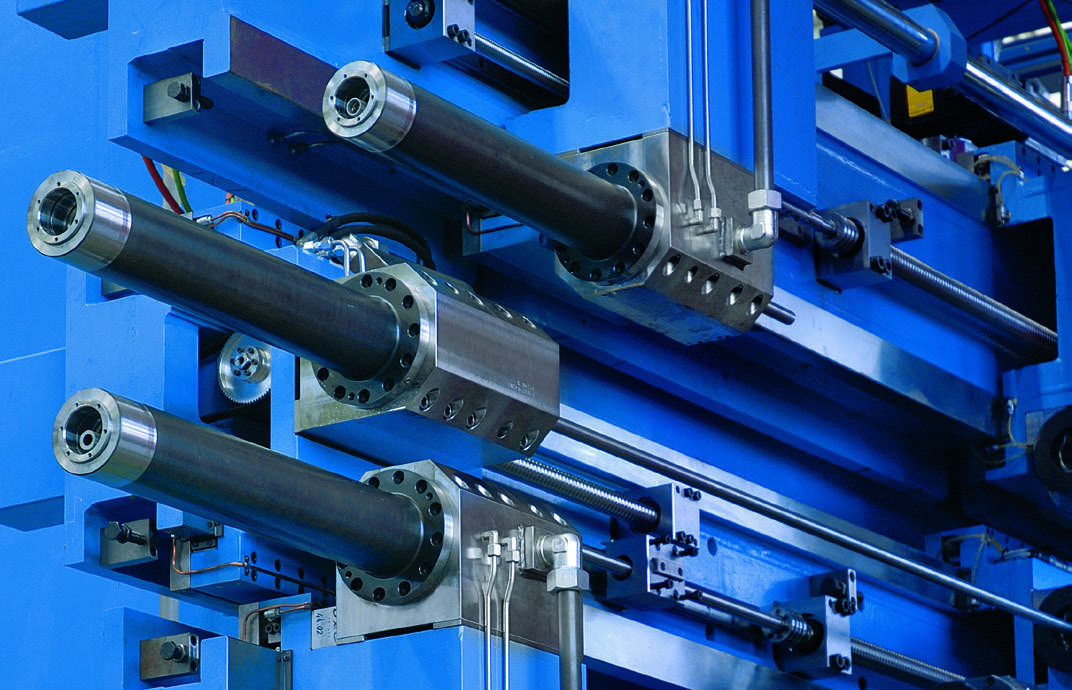 Technical detail of multi spindle drilling machine for deep drilling