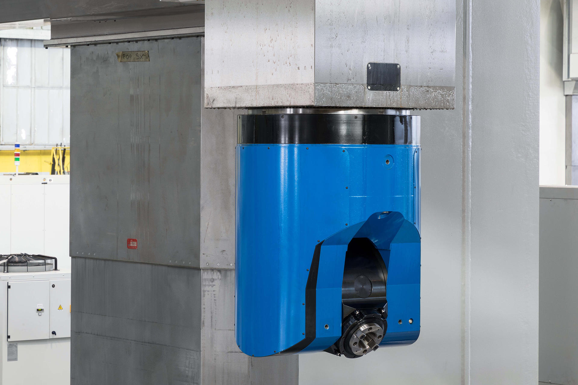 TOM fork-type 5-axis head for complex machining